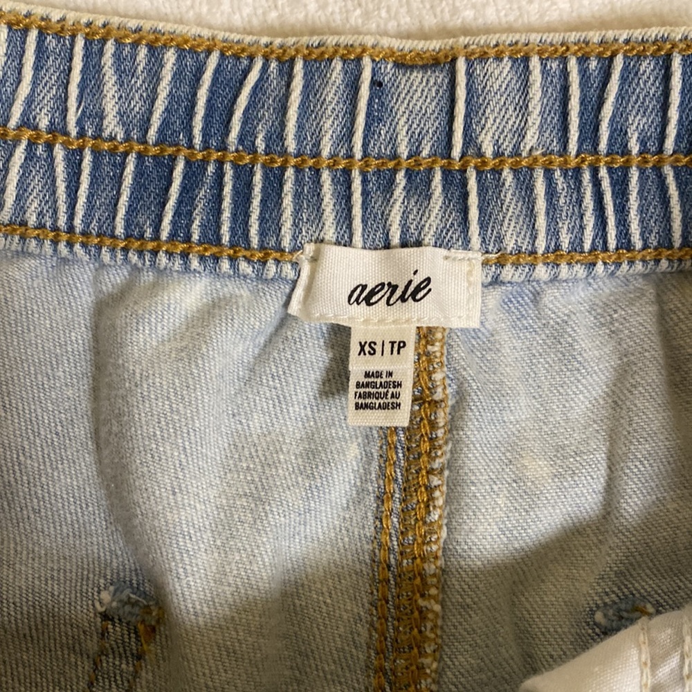Shorts - Picture 3 of 4